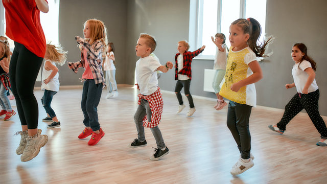 Afterschool Jazz Funk, Hip Hop, and KPOP begins at Moberly this fall!
